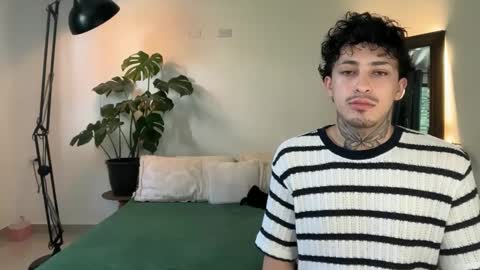 noah_and_steven online show from May 20, 6:58 pm