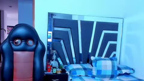 Noah Harris01 online show from February 10, 11:57 am