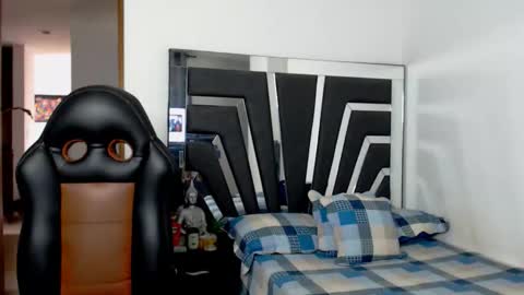 Noah Harris01 online show from January 12, 2:02 pm