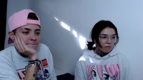 noah hehim    online show from February 11, 9:46 pm