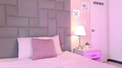 Noah   online show from April 7, 3:47 pm