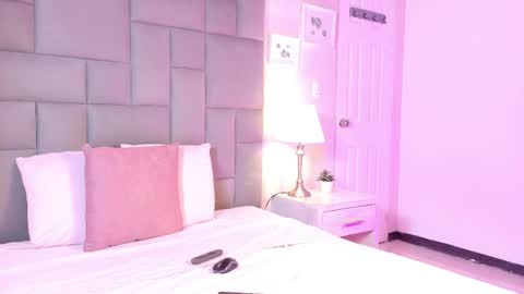 Noah   online show from March 30, 2:39 pm