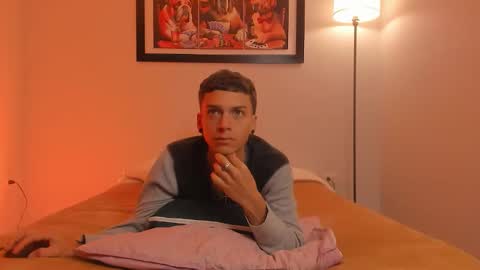 noahh_sky online show from March 31, 4:02 am