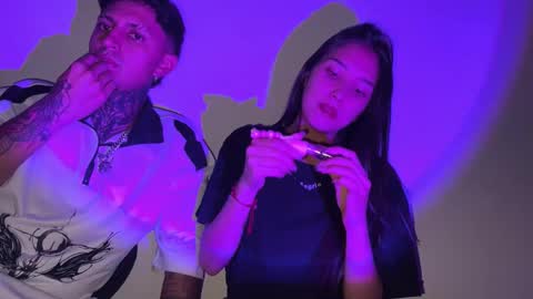 Jean Y Isa online show from January 11, 5:35 am