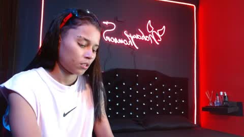 Noha Thomson online show from April 6, 10:22 pm