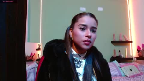 Snapshot of noha_thomson chatting on February 13, 1:40 am Noha Thomson online show from February 13, 1:40 am