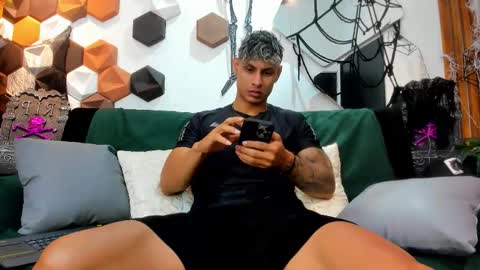 Snapshot of nohanhunter chatting on October 30, 11:33 am nohanhunter online show from October 30, 11:33 am