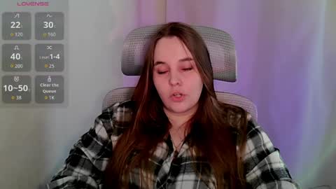 noir_ember_ online show from May 20, 3:40 pm