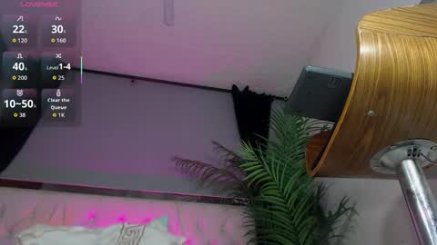 Snapshot of nolan_twink chatting on September 21, 7:18 pm Nolan online show from September 21, 7:18 pm