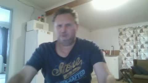 Nollie online show from April 23, 5:37 am