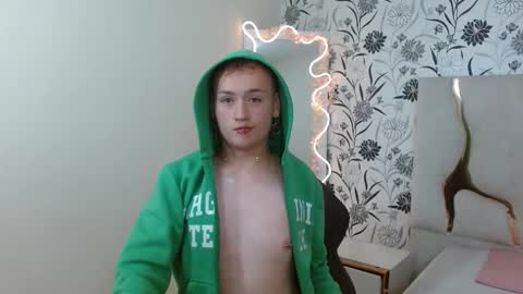 nooah_tay online show from January 8, 4:40 am