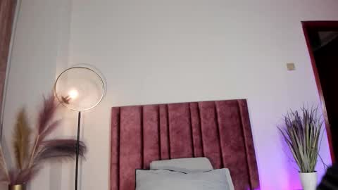 Nora Da Silva online show from March 4, 10:07 pm