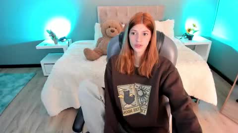 Nora online show from November 6, 8:45 pm