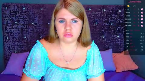 Nora online show from October 3, 2:32 am