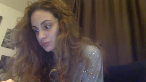 norablues online show from December 1, 6:10 pm