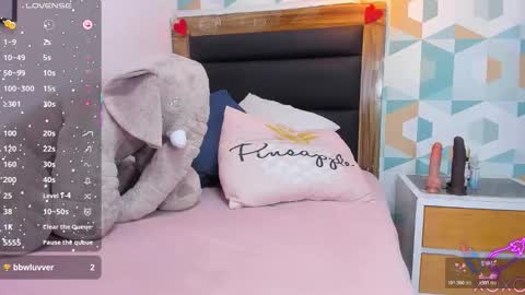 noraloux1 online show from October 24, 3:07 am