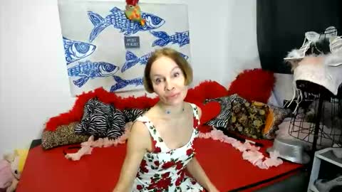 Nora online show from May 5, 6:57 pm