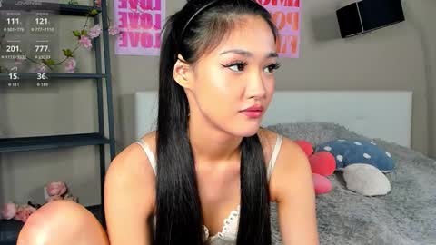 Snapshot of noreenbeckey chatting on October 21, 7:24 am Nore online show from October 21, 7:24 am