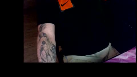 nostrezzzcum online show from March 28, 5:09 am