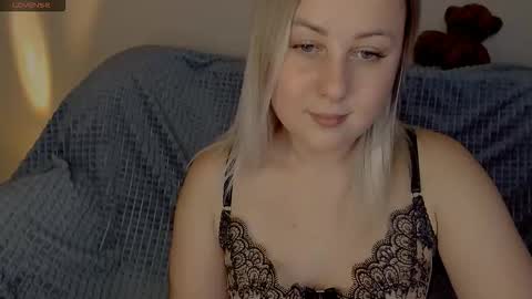 hi glad to chat online show from September 12, 6:59 am