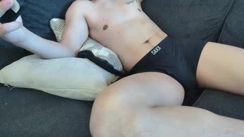 notoribliss2 online show from April 5, 1:19 pm