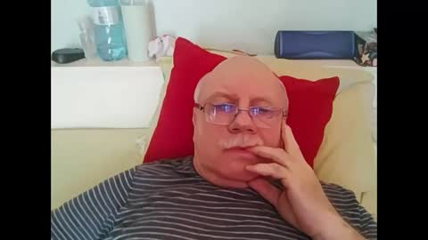 nukiss online show from September 20, 11:57 am