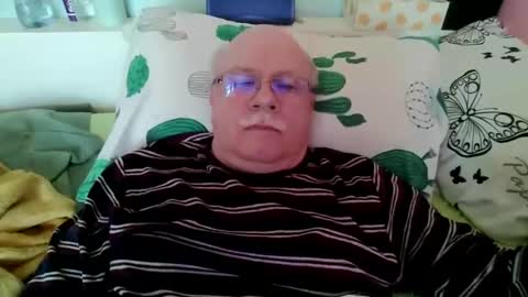 nukiss online show from February 22, 12:29 pm