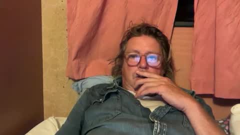 Snapshot of nurod chatting on September 15, 4:36 am nurod online show from September 15, 4:36 am