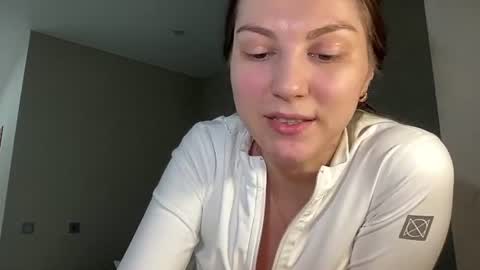 Ema online show from April 5, 6:16 pm