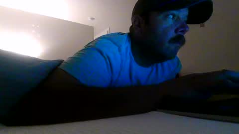 nuttincowboy727272 online show from April 18, 1:13 pm