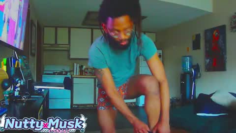 Snapshot of nuttyxmusk chatting on September 13, 2:19 pm Check the links online show from September 13, 2:19 pm