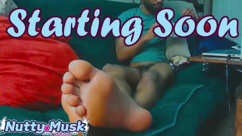 Snapshot of nuttyxmusk chatting on October 18, 1:59 pm Check the links online show from October 18, 1:59 pm