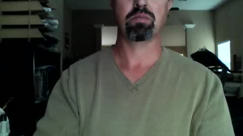 nvrenuff1979 online show from November 28, 9:22 pm