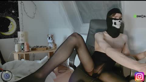 Snapshot of nyl0nnickb0y chatting on September 9, 3:01 pm Nyl0nnickb0y online show from September 9, 3:01 pm