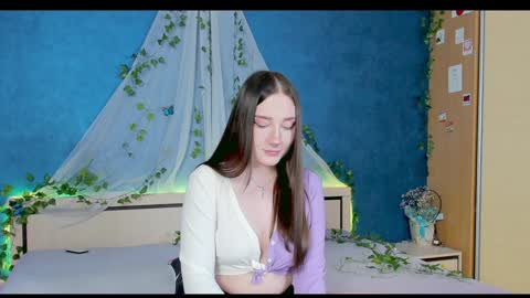 Snapshot of nymphalean chatting on December 11, 7:36 pm Kat online show from December 11, 7:36 pm