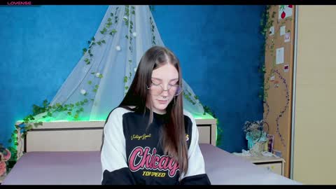 Snapshot of nymphalean chatting on January 27, 7:03 pm Kat online show from January 27, 7:03 pm