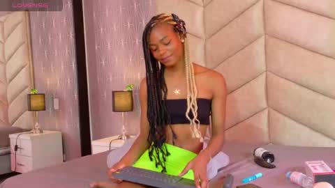 nyxvelvet1 online show from July 28, 6:20 pm