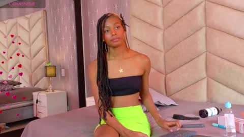 nyxvelvet1 online show from July 28, 4:39 pm