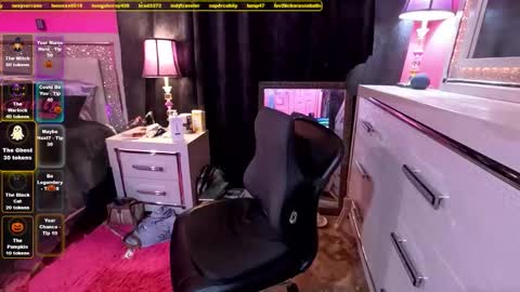 Snapshot of obsidian_stallion chatting on October 27, 1:16 am Obsidian stallion online show from October 27, 1:16 am