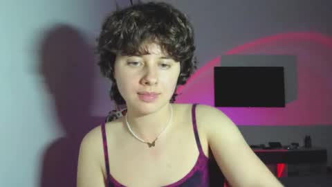 Evie online show from November 23, 1:53 pm