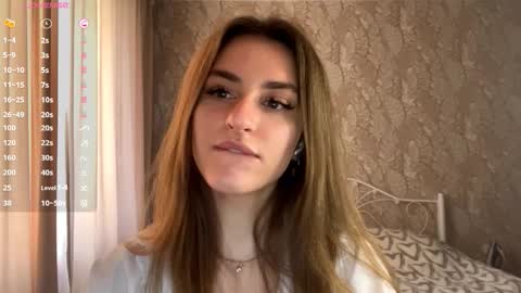 Mia online show from October 19, 9:25 am