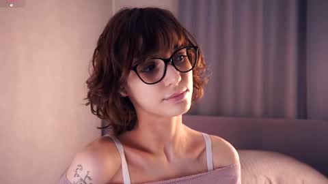 Thea online show from December 5, 6:38 pm