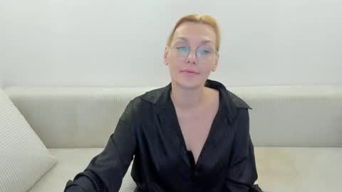 oeigesmik online show from May 9, 1:06 pm