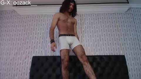 Snapshot of oezack__ chatting on January 21, 6:45 pm Zack online show from January 21, 6:45 pm