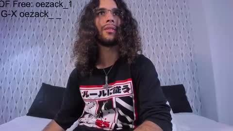 Snapshot of oezack__ chatting on February 1, 6:29 pm Zack online show from February 1, 6:29 pm