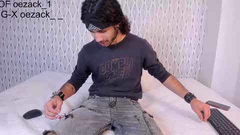 Snapshot of oezack__ chatting on January 28, 6:49 pm Zack online show from January 28, 6:49 pm