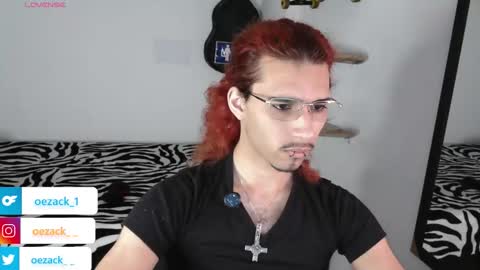 Snapshot of oezack__ chatting on October 30, 7:53 am Zack online show from October 30, 7:53 am