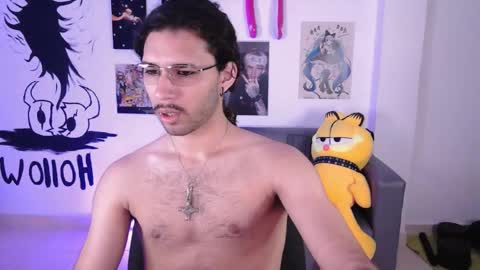 Snapshot of oezack__ chatting on February 24, 5:11 am Zack online show from February 24, 5:11 am