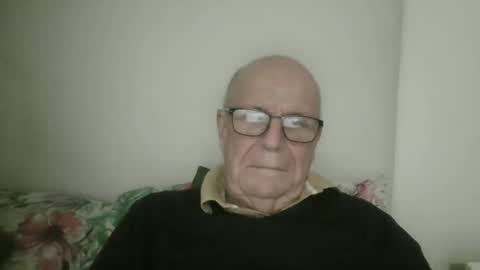 oggi95 online show from December 4, 4:39 pm