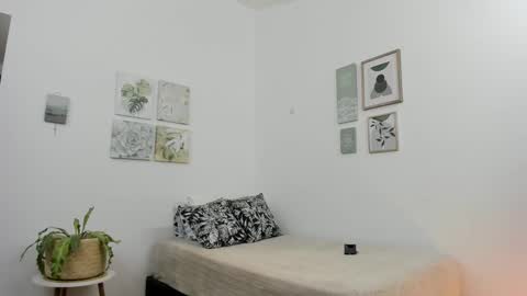 ohanna_ online show from February 27, 12:57 am